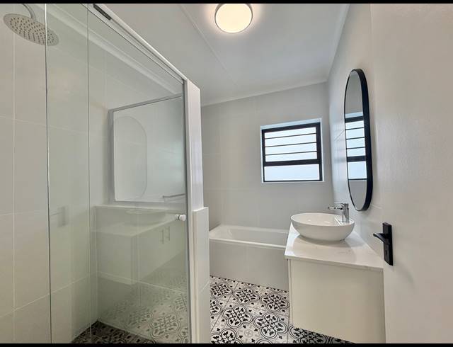 2 BEDROOM TOWNHOUSE FOR SALE IN JEFFREYS BAY CENTRAL